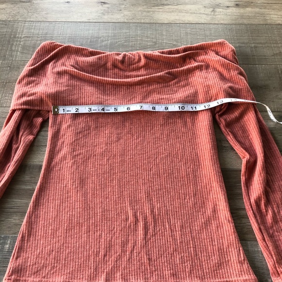 Charlotte Russe SM Top - Picture 2 of 5